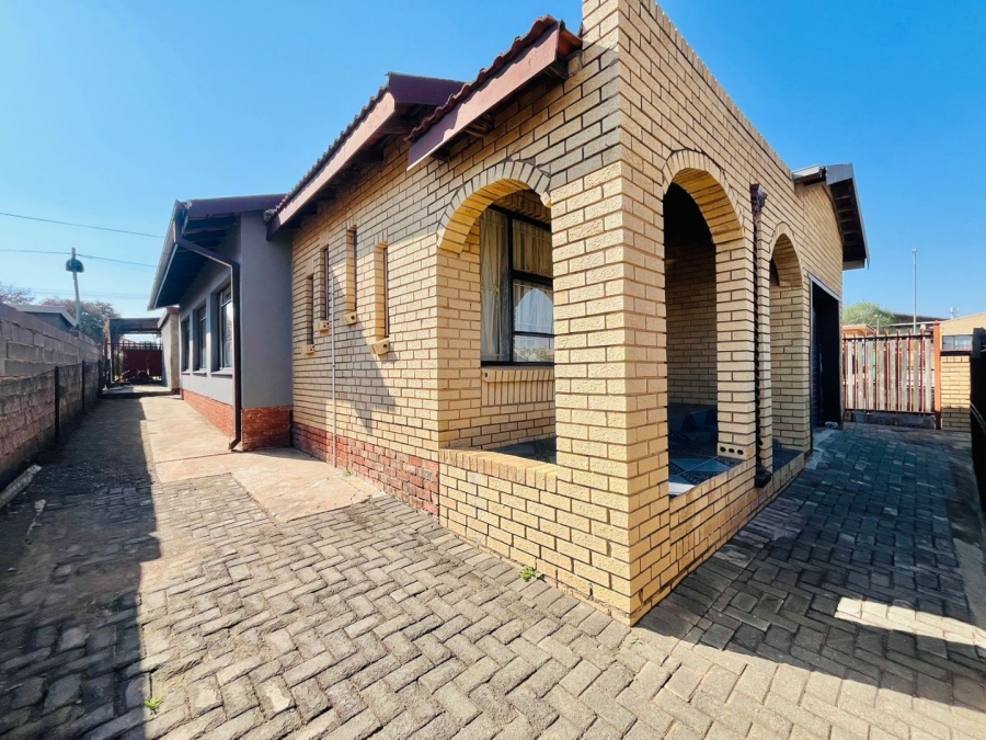 3 Bedroom Property for Sale in Blomanda Free State